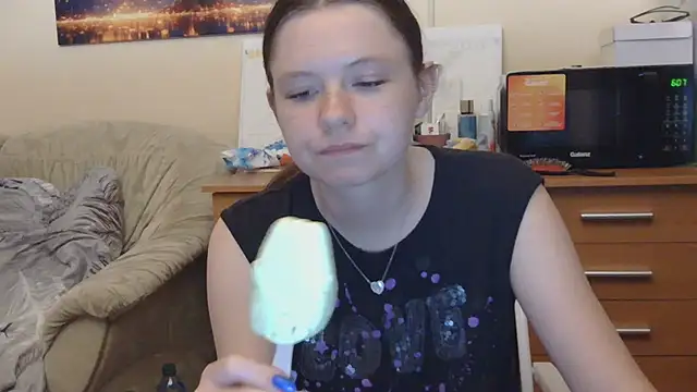 JessicaHolland1 online show from June 2026 05:50:01 PM