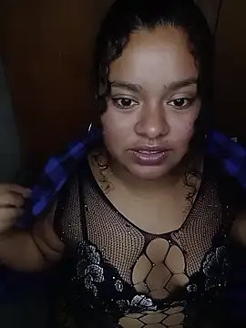 Snapshot of Curlysexy22 chatting on April 2026 04:46:01 AM Curlysexy22 online show from April 2026 04:46:01 AM