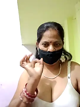 Snapshot of SEEMA_012 chatting on April 2026 06:19:02 AM SEEMA 012 online show from April 2026 06:19:02 AM