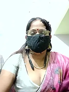 Snapshot of SEEMA_012 chatting on May 2026 05:36:01 AM SEEMA 012 online show from May 2026 05:36:01 AM