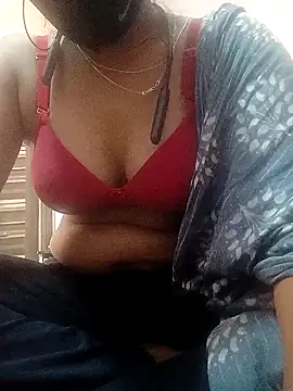 SWEETI HORNY50 online show from April 2026 10:37:02 AM