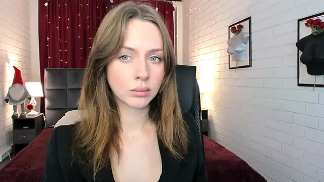 Snapshot of MeganClapp chatting on April 2026 05:10:01 AM MeganClapp online show from April 2026 05:10:01 AM