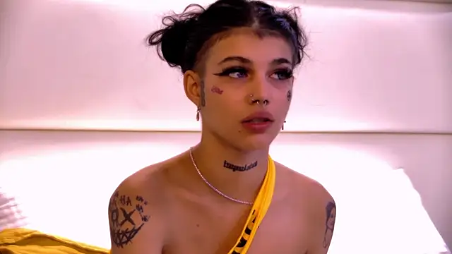 YasminnStorm online show from May 2026 04:21:02 AM