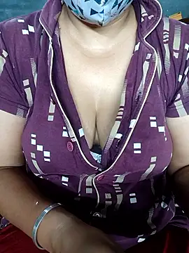 Snapshot of Riyashrma001 chatting on June 2026 04:32:02 AM Riyashrma001 online show from June 2026 04:32:02 AM