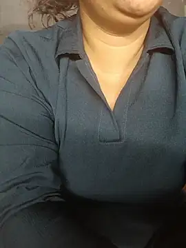 Snapshot of Riyashrma001 chatting on June 2026 01:42:02 PM Riyashrma001 online show from June 2026 01:42:02 PM