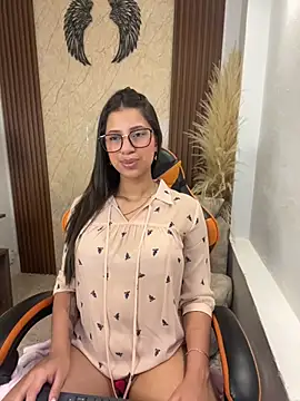Atiena  online show from June 2026 07:56:01 PM