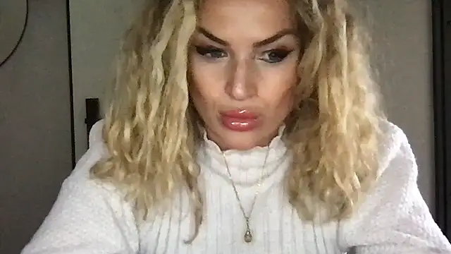 Snapshot of BlondSeduction chatting on May 2026 08:53:01 AM BlondSeduction online show from May 2026 08:53:01 AM