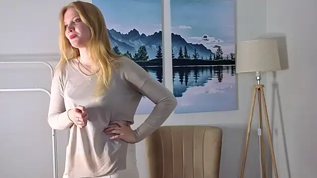 DelisaFroyd online show from April 2026 06:44:01 AM