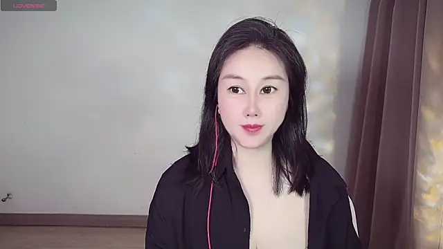 Snapshot of Eva-000 chatting on May 2026 10:00:01 AM Eva-000 online show from May 2026 10:00:01 AM