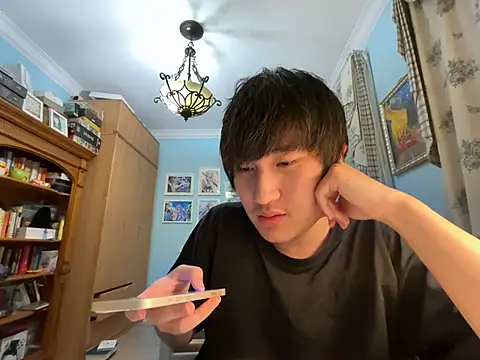 Snapshot of HegelDeSpinoza chatting on April 2026 03:42:02 PM HegelDeSpinoza online show from April 2026 03:42:02 PM