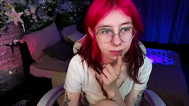 Snapshot of Alice_Nyx chatting on July 2026 08:40:02 PM Alice Nyx online show from July 2026 08:40:02 PM