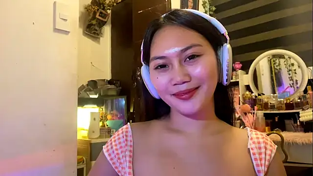 GlindaDejardin online show from April 2026 05:37:01 PM
