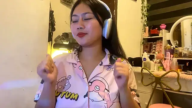 GlindaDejardin online show from April 2026 05:48:01 PM