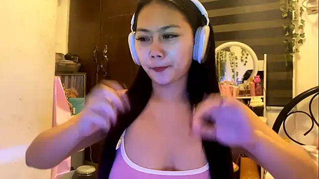GlindaDejardin online show from May 2026 05:21:02 PM