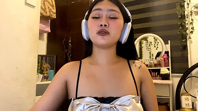 GlindaDejardin online show from May 2026 05:53:02 PM