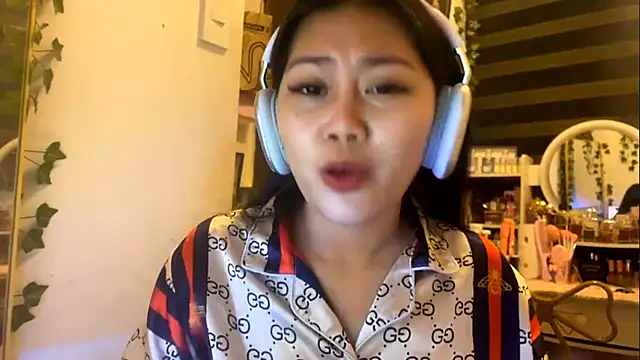 GlindaDejardin online show from May 2026 05:20:02 PM