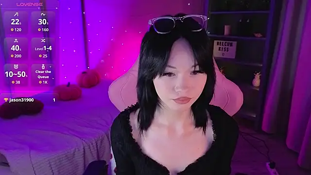 LilySparkls online show from April 2026 03:29:01 PM