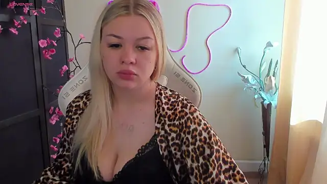 AmeliePeach online show from June 2026 01:30:02 AM