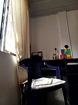 Leticia Hinkley  online show from April 2026 02:07:02 PM