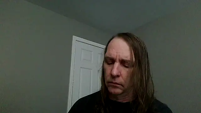 Snapshot of Magnus_Luv chatting on May 2026 08:16:02 PM Magnus Luv online show from May 2026 08:16:02 PM