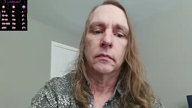 Snapshot of Magnus_Luv chatting on June 2026 06:43:01 PM Magnus Luv online show from June 2026 06:43:01 PM