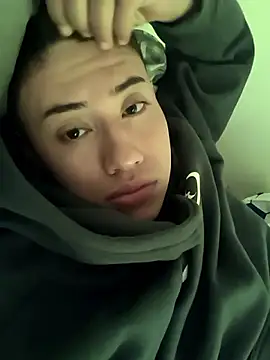 AlejoTheBig online show from April 2026 07:22:01 PM