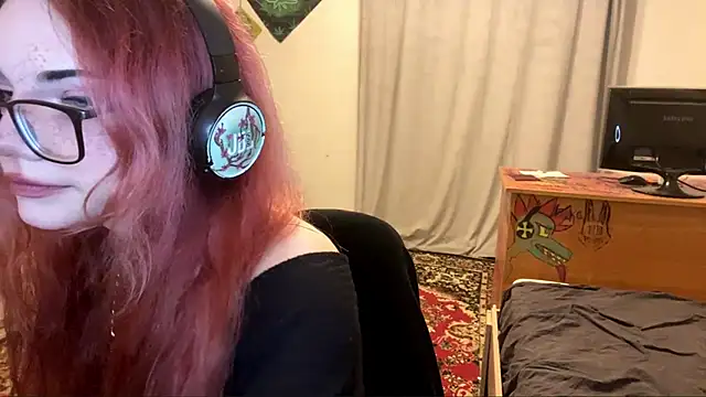 Snapshot of RedHeadCat chatting on May 2026 09:30:02 PM RedHeadCat online show from May 2026 09:30:02 PM