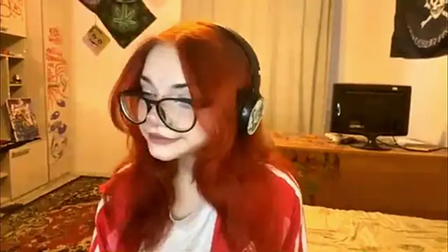 Snapshot of RedHeadCat chatting on May 2026 04:48:02 PM RedHeadCat online show from May 2026 04:48:02 PM