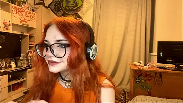 Snapshot of RedHeadCat chatting on May 2026 10:05:02 PM RedHeadCat online show from May 2026 10:05:02 PM