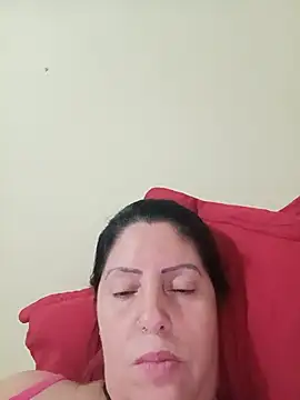Snapshot of suziferreti chatting on May 2026 04:10:02 AM suziferreti online show from May 2026 04:10:02 AM
