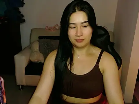 Snapshot of EvelynLeen_ chatting on April 2026 08:00:02 PM EvelynLeen online show from April 2026 08:00:02 PM