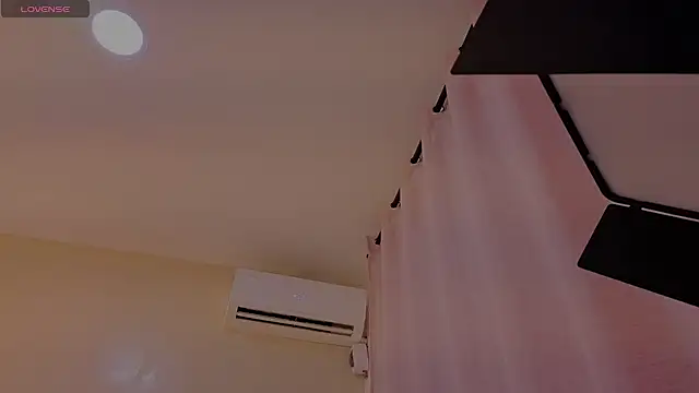 Snapshot of sweetkimmie_ chatting on April 2026 11:16:02 AM sweetkimmie online show from April 2026 11:16:02 AM