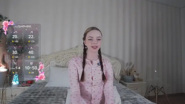 Snapshot of LianaGracee chatting on May 2026 09:18:02 AM LianaGracee online show from May 2026 09:18:02 AM