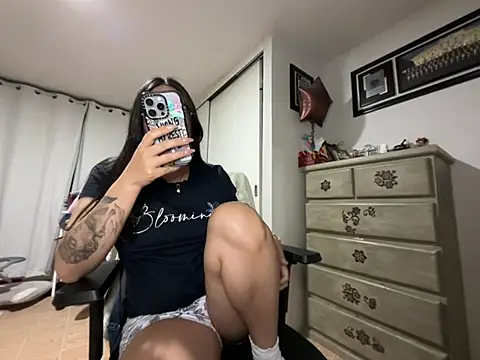vampiralatina online show from May 2026 04:28:02 AM