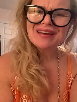 Snapshot of Love_Lee_xo chatting on July 2026 11:03:01 AM Love Lee xo online show from July 2026 11:03:01 AM