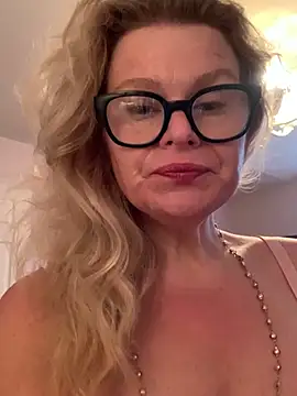 Snapshot of Love_Lee_xo chatting on July 2026 11:30:02 AM Love Lee xo online show from July 2026 11:30:02 AM