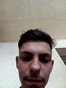 robertmrn112 online show from April 2026 12:25:01 PM