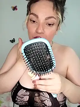 honey hornie online show from June 2026 01:36:02 AM