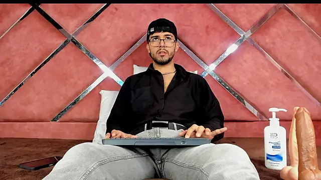 RodrigoColby2 online show from June 2026 03:28:01 AM