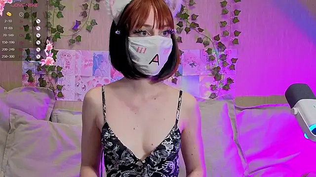 LunaNyanmi online show from April 2026 04:26:01 PM