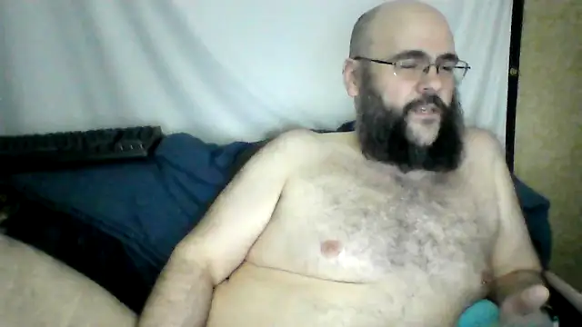 Snapshot of BriTheTopBear chatting on April 2026 01:42:02 AM BriTheTopBear online show from April 2026 01:42:02 AM