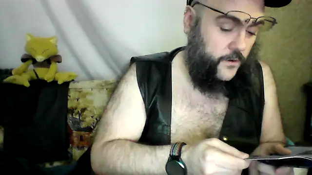 Snapshot of BriTheTopBear chatting on May 2026 09:54:02 PM BriTheTopBear online show from May 2026 09:54:02 PM