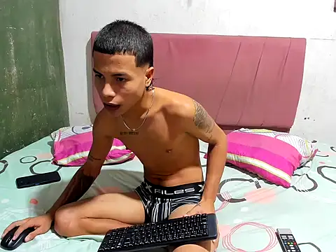 Snapshot of Junior_bebe chatting on April 2026 01:42:02 PM Junior bebe online show from April 2026 01:42:02 PM