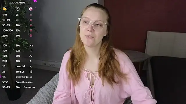 Snapshot of JessieWayy chatting on May 2026 01:12:01 AM JessieWayy online show from May 2026 01:12:01 AM