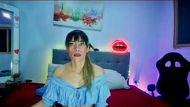 Snapshot of Lorena_sweet33 chatting on June 2026 01:43:01 PM Lorena sweet33 online show from June 2026 01:43:01 PM
