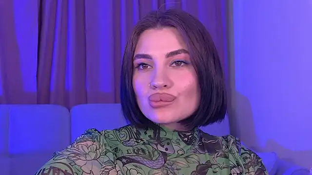 Snapshot of AdrianaToress chatting on May 2026 02:08:02 AM AdrianaToress online show from May 2026 02:08:02 AM