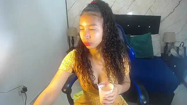 hasley cute online show from April 2026 07:22:01 PM