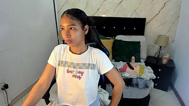 hasley cute online show from May 2026 07:42:01 PM