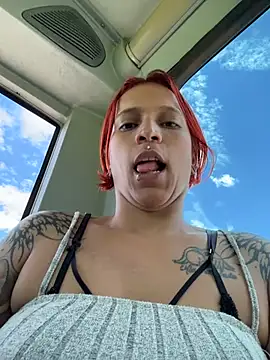Snapshot of Mia_0-4 chatting on June 2026 05:44:02 PM Mia 0-4 online show from June 2026 05:44:02 PM