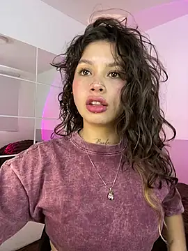 Dreanaa online show from May 2026 08:03:01 PM